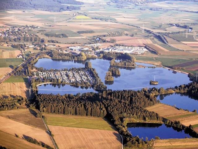 Sie sind zum problembereinigten Badepa...em FKK-Sektor Fischbachsee (unten).     | Foto: Brunner