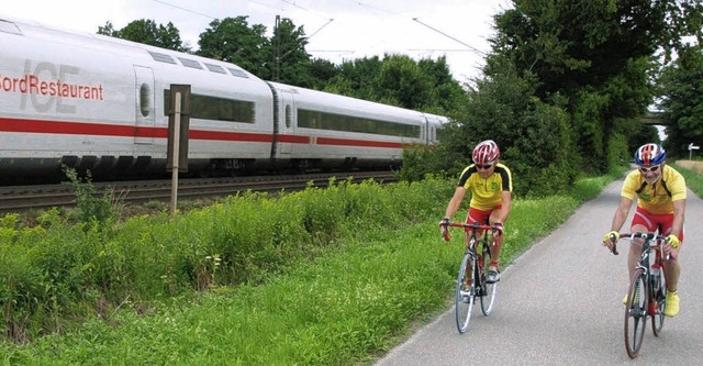 Dass das &#8222;Team Zweitlerland&#82...ang der Rheintalstrecke bei Freiburg.   | Foto: Udo Scherer