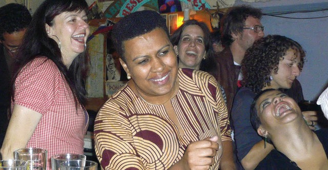 Wo Schweizer und Afrikaner tanzen: &#8...rland&#8220;-Veranstaltung in Zrich.   | Foto: pro
