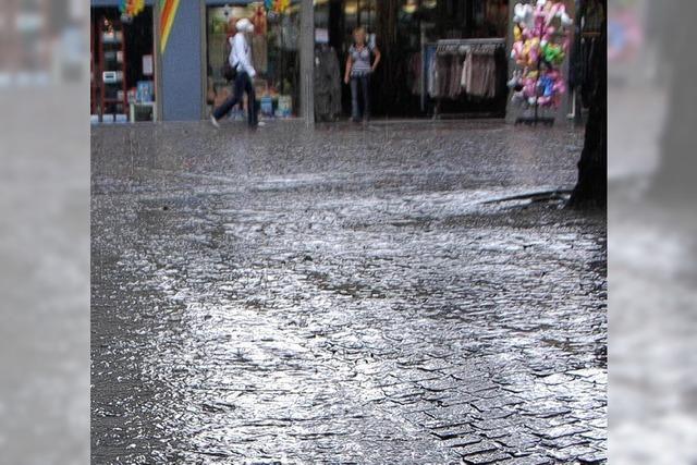 MARKTGEFLSTER: Pltzlich im Wasser