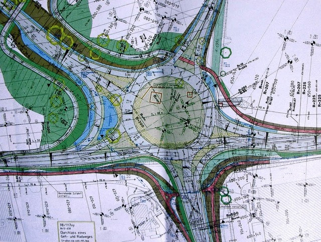 Vom neuen Verkehrskreisel werden die Z...reisstrae in Richtung Karsau abgehen. 