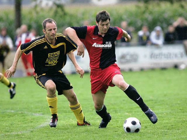 Fussball-Kreisliga A: Der SV Mnchweie... die  SF Ichenheim trennen sich 1:1.    | Foto:  Peter Aukthun