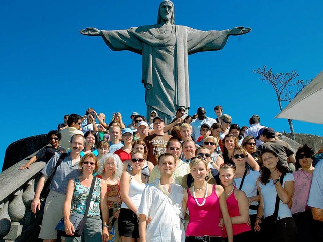 Das Percussion Esemble bei  seiner  Ko...silien vor der bekannten Jesus-Statue.  | Foto: privat