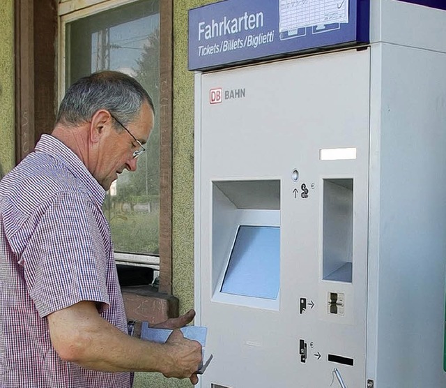 Sie sollen fast alles knnen: die neuen Automaten am Bahnhof   | Foto: frey