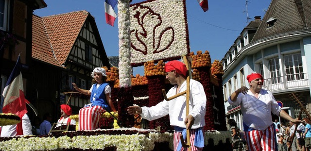 Der Blumenkorso am Sonntag ist der Hhepunkt des Zuckerfests in Erstein.    | Foto: Erika Sieberts