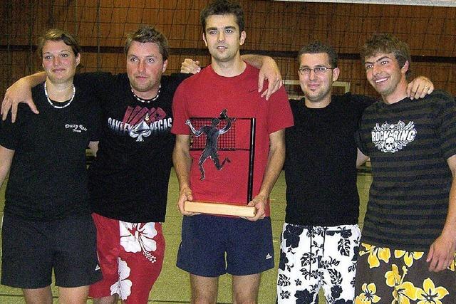 Partystimmung beim Volleyballturnier der Tiefflieger