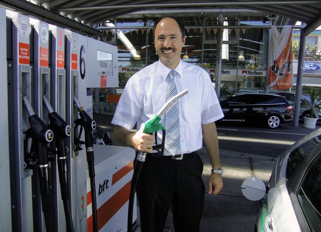 E85 heit der neue Bio-Kraftstoff, den...ger Strae fr 98,9 Cent feilbietet.    | Foto: SUSANNE MLLER