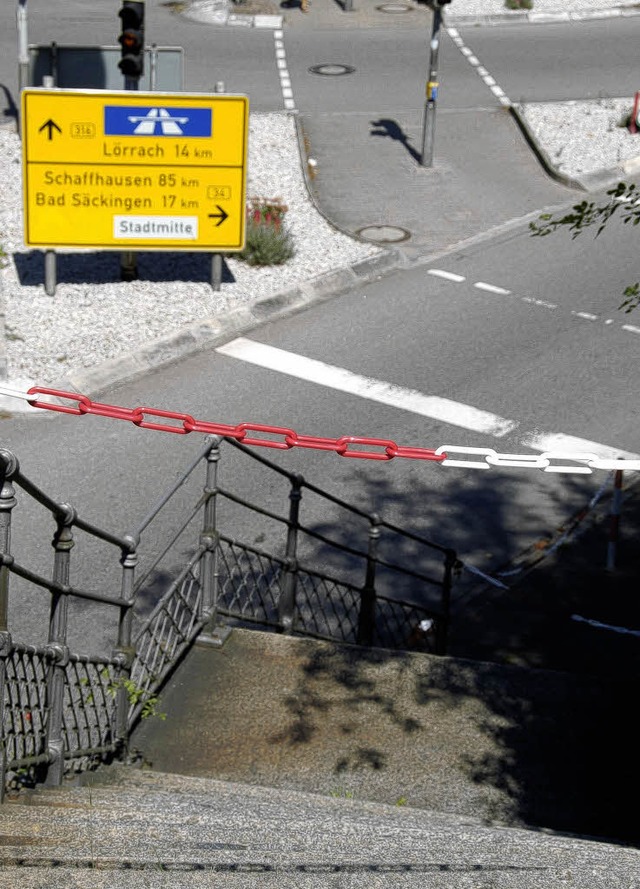 Aus Sicherheitgrnden bleibt die Treppe gesperrt.   | Foto: Bhm-Jacob