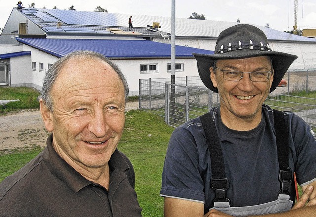 Sie Lachen mit der Sonne um die Wette ...lle mit der neuen Photovoltaikanlage.   | Foto: Vollmer