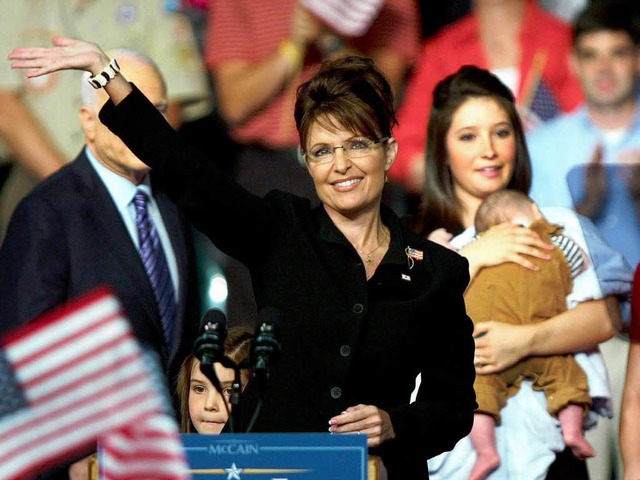 Palin nach ihrer Ernennung   | Foto: dpa