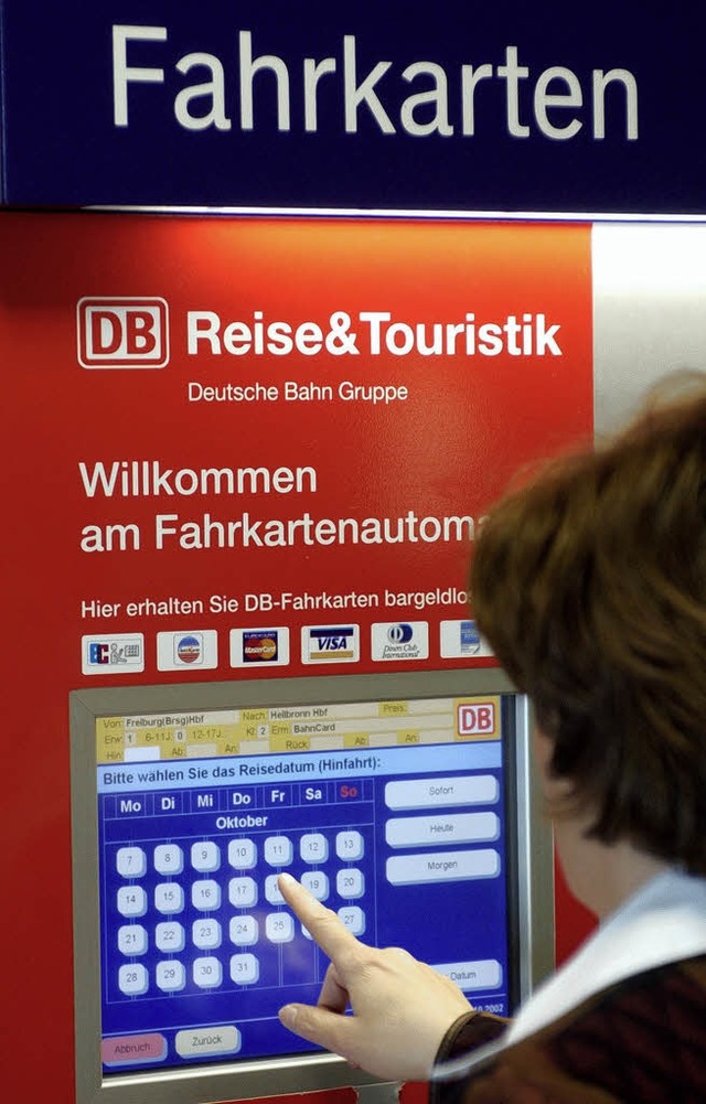 Das Ticket aus dem Automaten bleibt gebhrenfrei.  | Foto: dpa