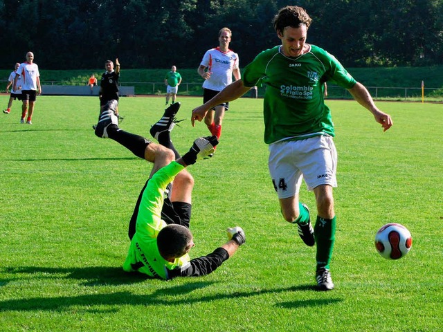 Benefizspiel zwischen &#8222;Weinelf D...SC Freiburg im  Breisacher Waldstadion  | Foto: Benjamin Bohn