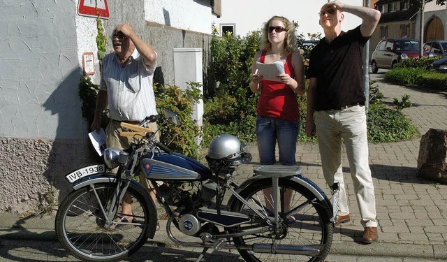 <Bildtext>Wo steht denn die Lsung? Te...hrt in  Knigschaffhausen. </Bildtext>  | Foto: Jrgen Schweizer