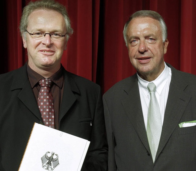 Leopold Winterhalder mit  Staatsminister Bernd Neumann.   | Foto: privat