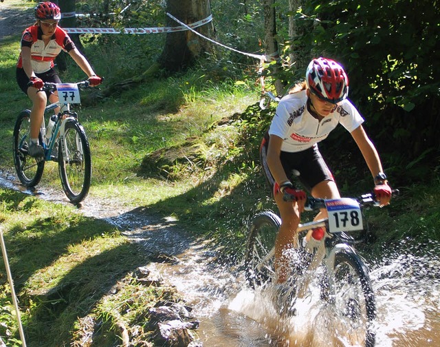 ber Stock und Stein in die Furt:    Rennszene in St. Mrgen   | Foto: junkel