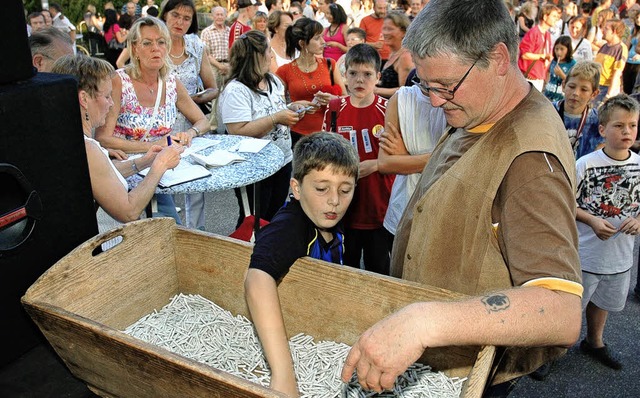 <Bildtext>Als  Glcksfeen erwiesen sic...festvereins, </Bildtext>assistierte.    | Foto: Heinz Vollmar