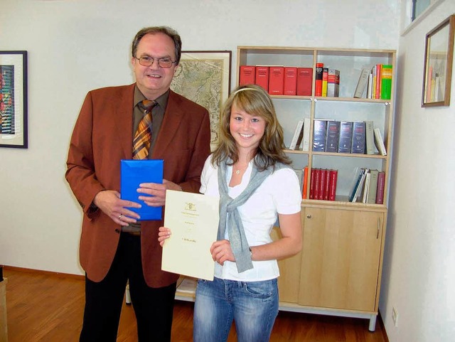 Rolf Sigg, der Direktor des Amtsgerichts Offenburg,  mit Katrin Kuderer.  | Foto: tobias kaiser