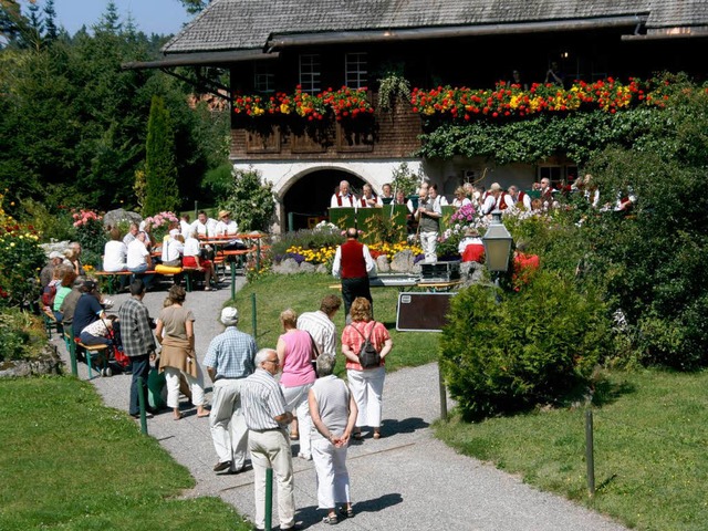 Bei schnstem Sptsommerwetter und vor...tal-Musikanten von ihrer besten Seite.  | Foto: Chris Seifried