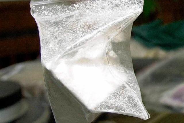 Zoll findet zwlf Kilogramm Kokain