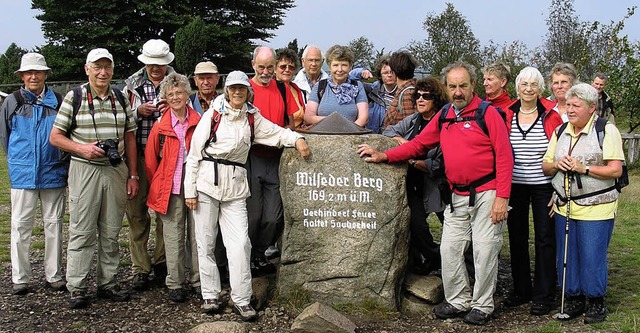 Der Schwarzwaldverein Lrrach auf der ...urger Heide,  dem Wilseder Berg.        | Foto: Paul Schleer