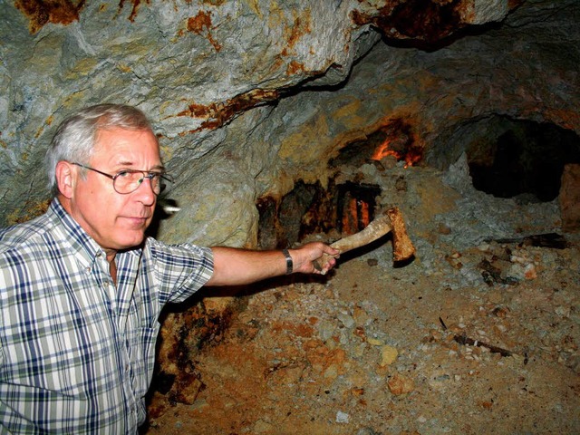 Hier in einer Niesche des Annastollens...kleine Bergwerksnachbildung entstehen.  | Foto: Karin Hei