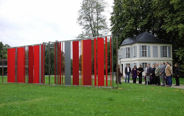 Mit Sologesang von Jeanne Wenzel weiht... Stadtteil- und Familienzentrum ein.    | Foto: Ralf Burgmaier