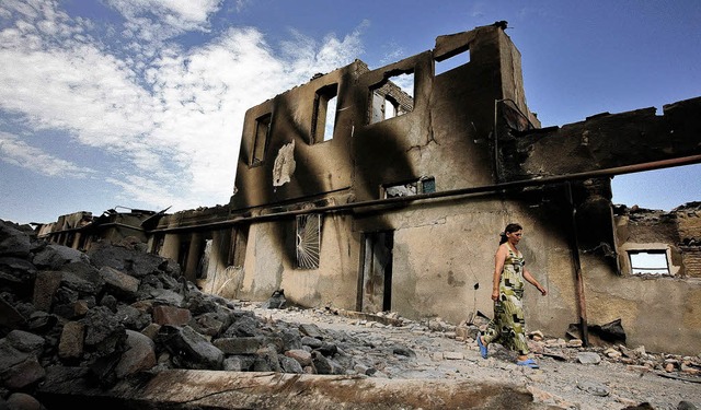 Zchinwali im September: Es ging mehr zu Bruch als nur Mauern.  | Foto: DPA
