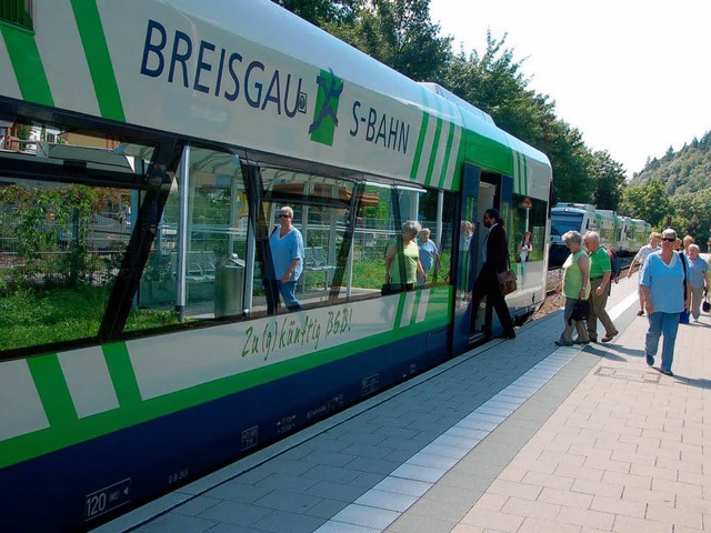 Mit dem beginnenden Schuljahr werden a...zu den Hauptverkehrszeiten verlngert.  | Foto: Bernd Fackler