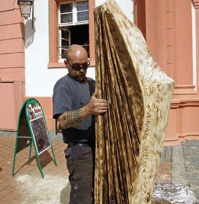 Einen abstrahierenden Menschen stellt ...s das dritte Mal in St. Blasien dabei.  | Foto: Horst A. B