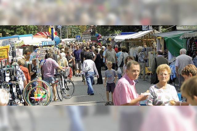 Buntes Angebot auf der Hauptstrae