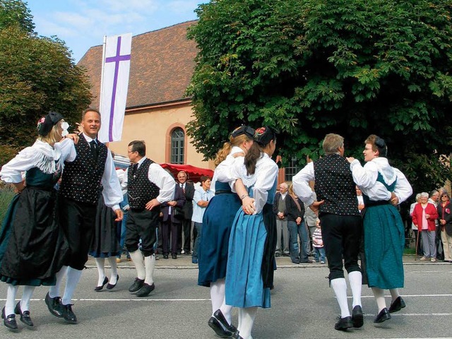 Tanzen gehrt dazu: Vor allem fr die Trachtengruppe  | Foto: Jutta Schtz