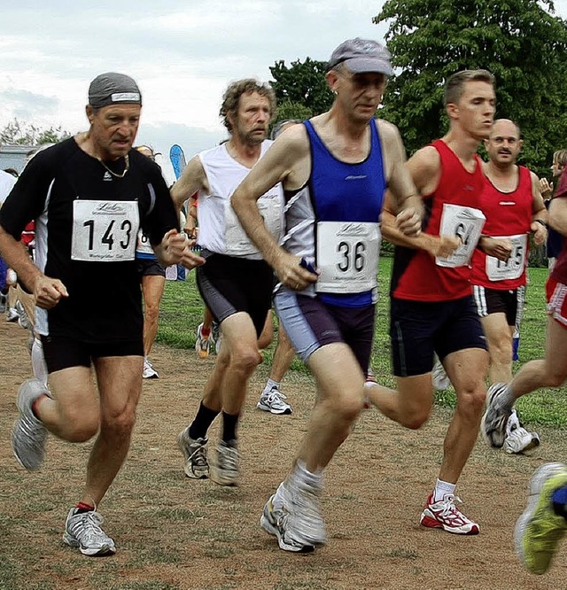 150  Sportler sprinten   beim Volkslauf des TuS Badenweiler    | Foto: Umiger