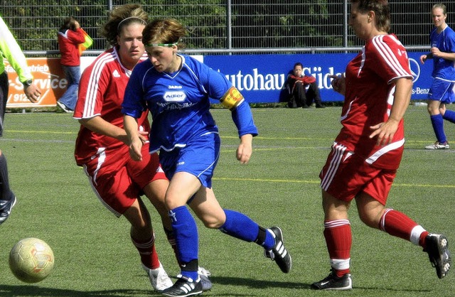 Auf dem Weg zum 2:0: Titisees Spielfh...en. Doch dann erlahmte jeglicher Elan.  | Foto: dominic Bachmann