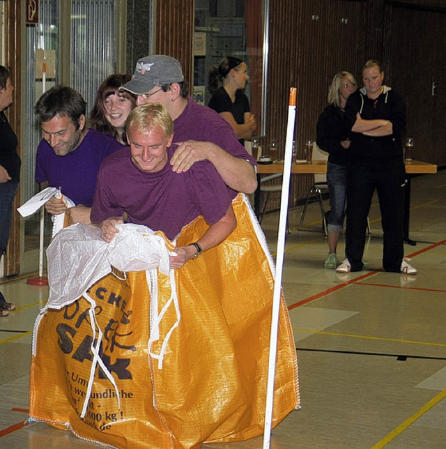 Die Laue-Briggli-Hexen in der Galurast... Spa an den sechsten Handballlympics. 