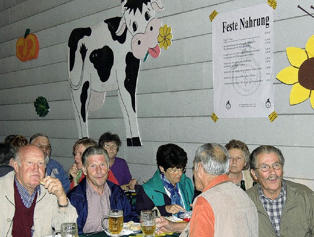 Wo sonst Khe leben, wurde in Harpolingen znftig gefeiert.   | Foto: dramac