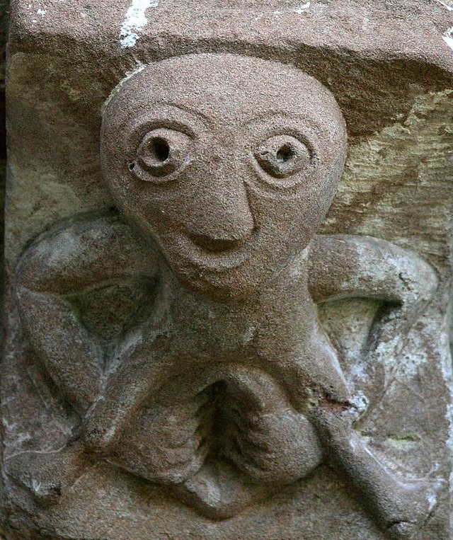 In Stein gemeielte Sinnlichkeit: Kirchenfigur in Sheela-na-Gig   | Foto: bz