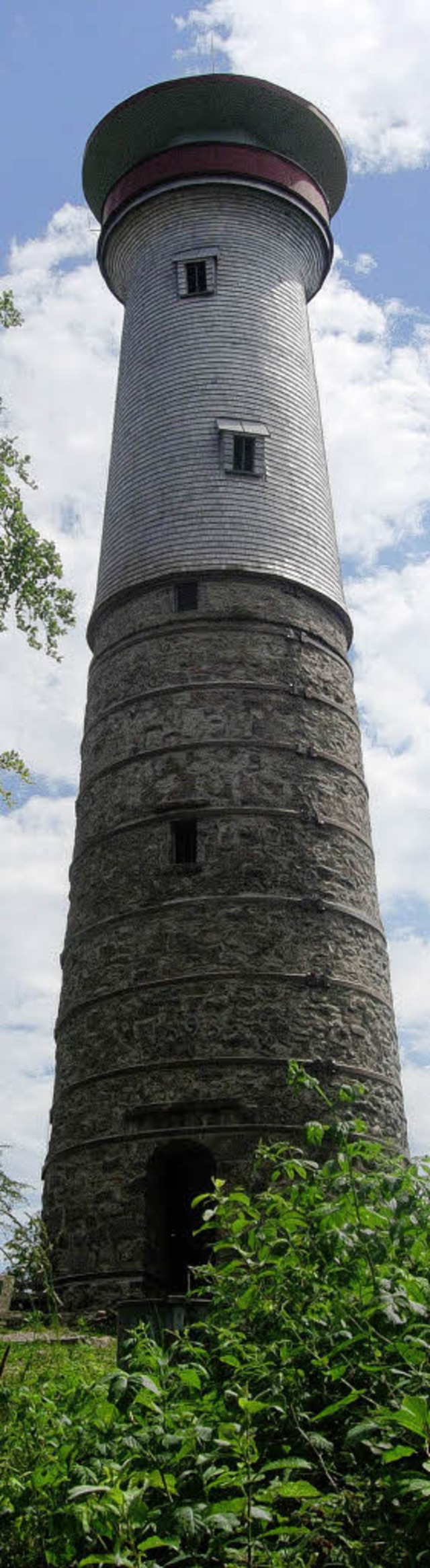 Zum Tag der Heimat treffen sich Wander...onntag unter dem Turm der Hohen Mhr.   | Foto: Edgar Steinfelder