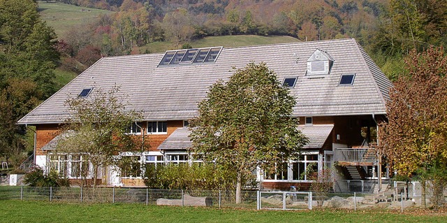 Auf dem Dach des Kindergartens Obermn...nskosten durch Einlagen aufzubringen.   | Foto: Eberhard Gross