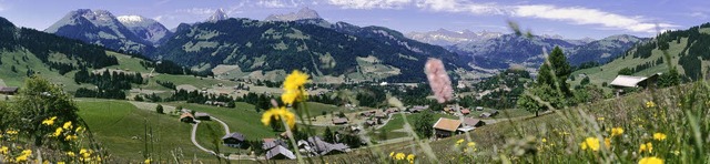 Idyllisch zwischen den Bergen  im Bern... lockt mit 300 Kilometer  Wanderwegen.  | Foto: Gstaad Saanenland Tourismus