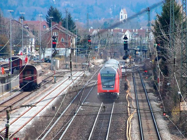 Erst sollte es vor dem Bau der Neubaus... rudert das Eisenbahnbundesamt zurck.  | Foto: Frey