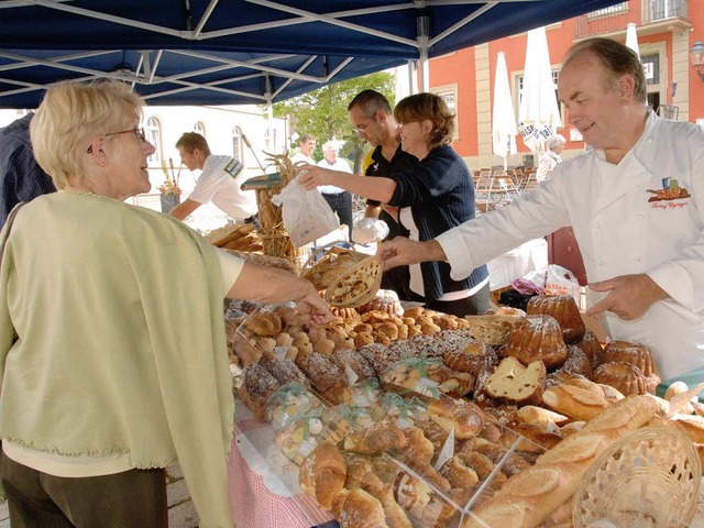Brotspezialitten aus dem Markgrflerl...n die Bckerinnungen  beim Brotmarkt.   | Foto: volker mnch