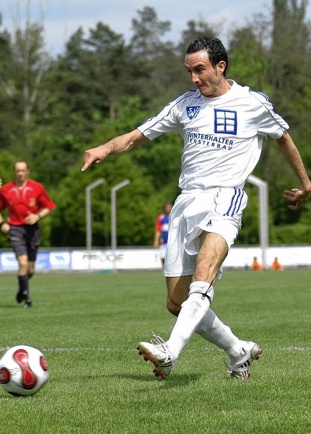 Massimo Rossetti gab nach seiner Kniev...l in Kuppenheim sein Punktspieldebt.   | Foto: peter gerigk