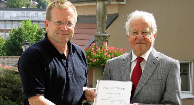 Studiendirektor a.D. Winfried Schidlo ...eiter Reinhard Valenta (links) gewiss.  | Foto: michael gottstein