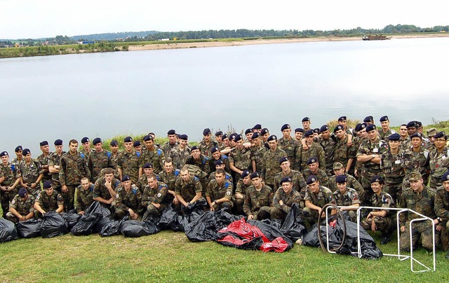 Soldaten aus der Donaueschinger Garnison setzten sich fr die Umwelt ein.   | Foto: Mller
