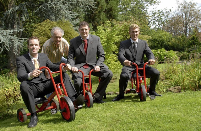 Knftig nur fr Kinder im Stadtpark &#...yer und Steffen Siefert berbrachten.   | Foto: round Table