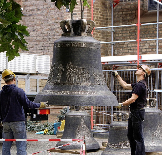 2,2 Tonnen Glocke: Die Bonifatius-Gloc...den auf das reagieren, was sie hren.   | Foto: Nikolaus Trenz