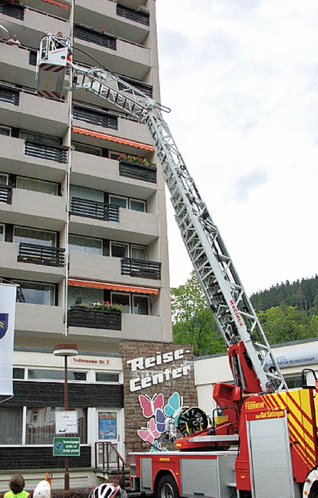 Knickleiter (Bild) oder nicht? Die Feu...er aus Bad Sckingen jngst vorfhren.  | Foto: bss