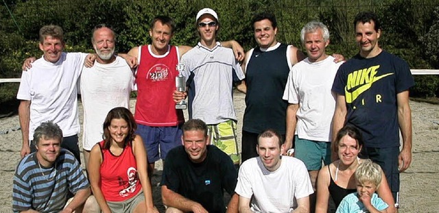 Die Finalisten: das -40-Team und die Beachfighter   | Foto: BZ