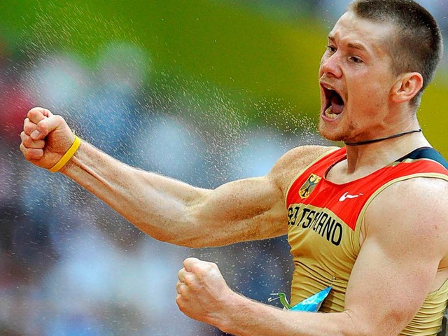 Gold und Weltrekord: Wojtek Czyz hat Grund zum Jubeln.   | Foto: dpa
