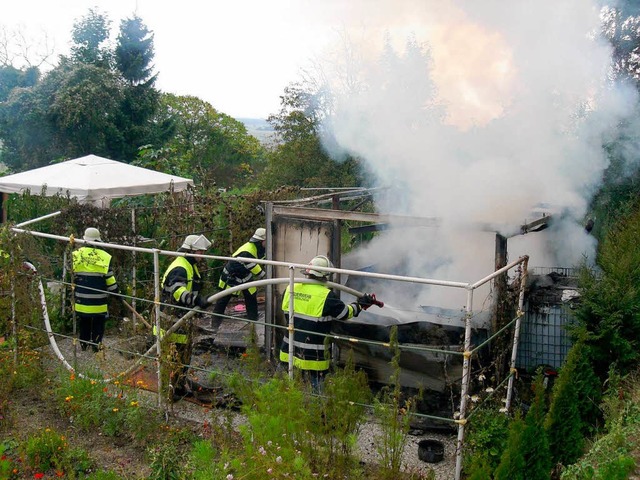 Ein Raub der Flammen wurde am Montag d...ein Einsatz mit diversen Hindernissen.  | Foto: privat (Feuerwehr)
